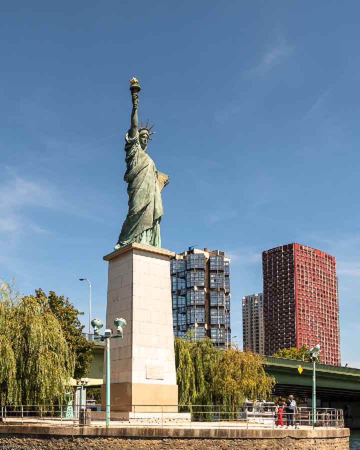 scoperta della statua della libertà di parigi isola dei cigni